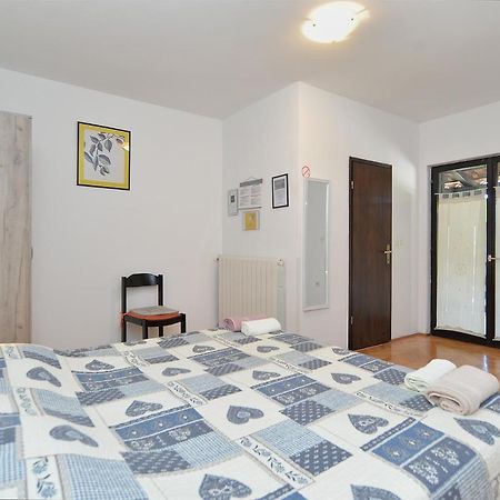 Rooms Veli Vrh 2208 Πούλα Εξωτερικό φωτογραφία