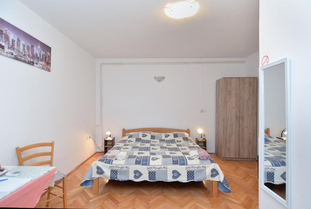 Rooms Veli Vrh 2208 Πούλα Εξωτερικό φωτογραφία
